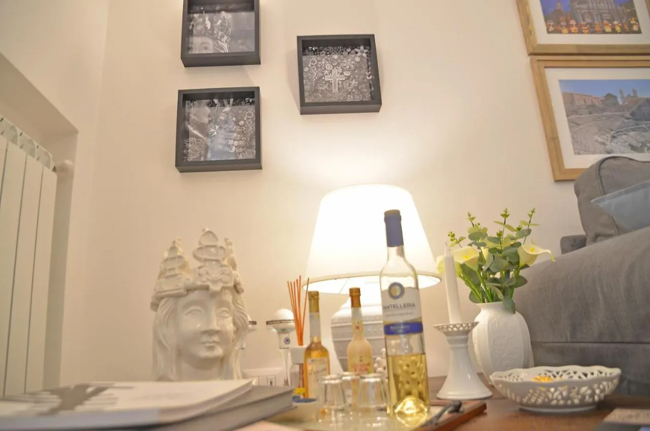 7 Blu Casa Vacanze Con Idromassaggio Catania 0*,  Italy